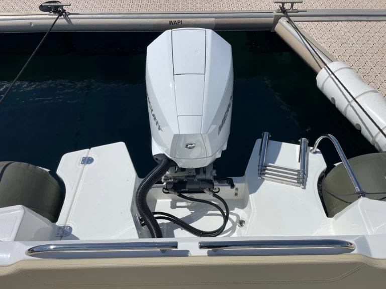Joker Boat JOKER 22 charter bareboat eller skeppad i Cavalaire-sur-Mer