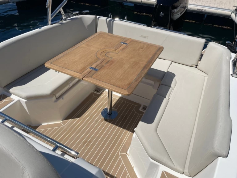 Uthyrning RIB Joker Boat med en båtlicens 