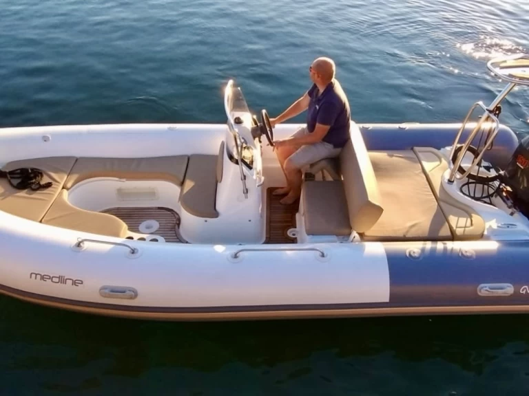 Uthyrning RIB i Combrit - Zodiac Medline 650