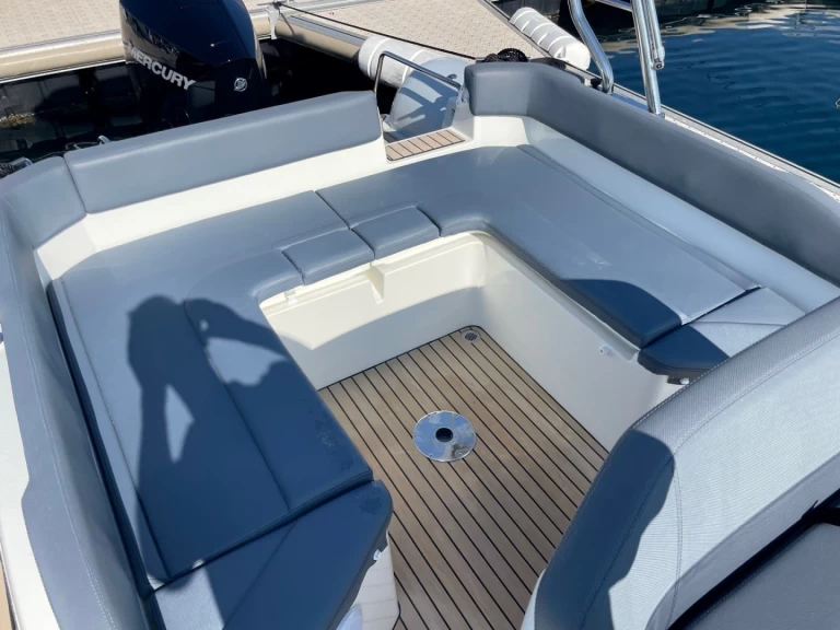 Hyr en Joker Boat Clubman 24 Cavalaire-sur-Mer 