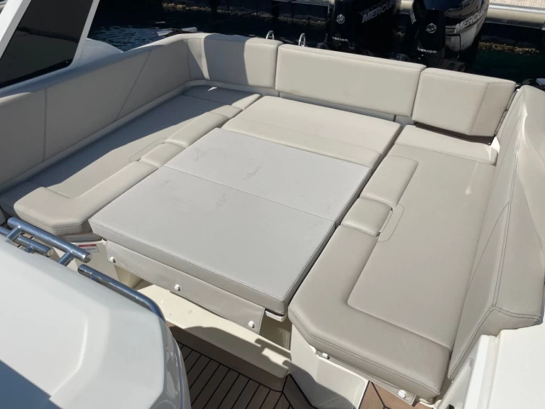 Uthyrning RIB Joker Boat med en båtlicens 