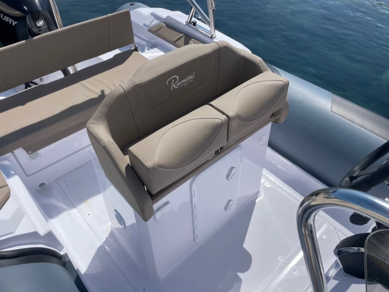 Yacht charter Cavalaire-sur-Mer billig Cayman 23 Sport