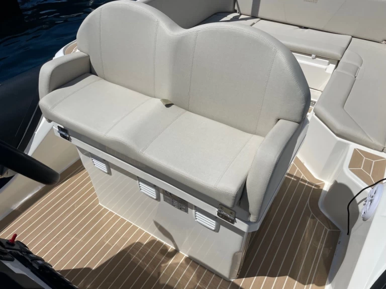 RIB för uthyrning Cavalaire-sur-Mer till det bästa priset 