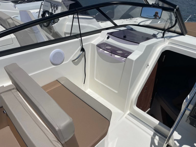 Yacht charter Cavalaire-sur-Mer billig QUICKSILVER 805 CRUISER