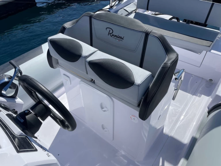 Båtuthyrning Ranieri Cayman 26 Sport Touring i Cavalaire-sur-Mer på Samboat 