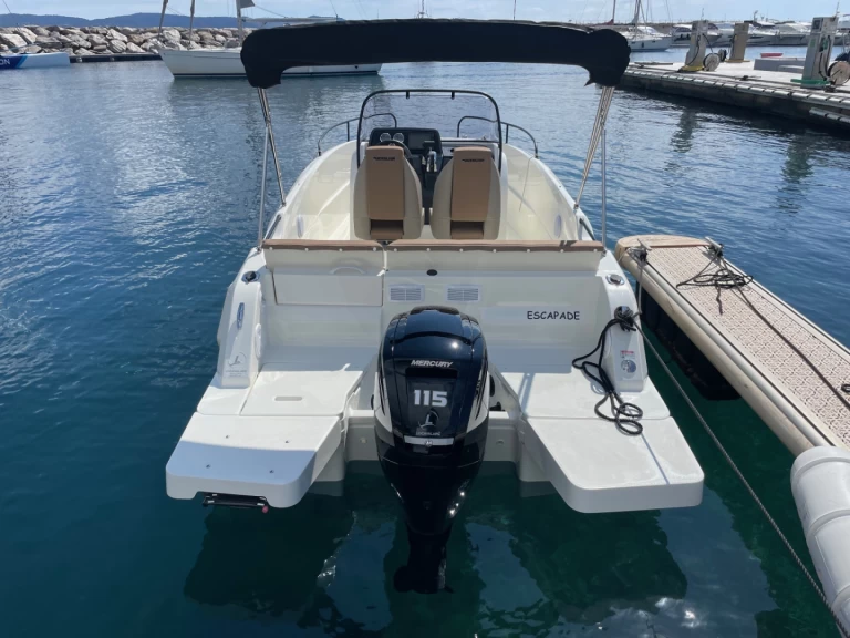 Hyr en Quicksilver Quicksilver 605 Activ Open Cavalaire-sur-Mer 