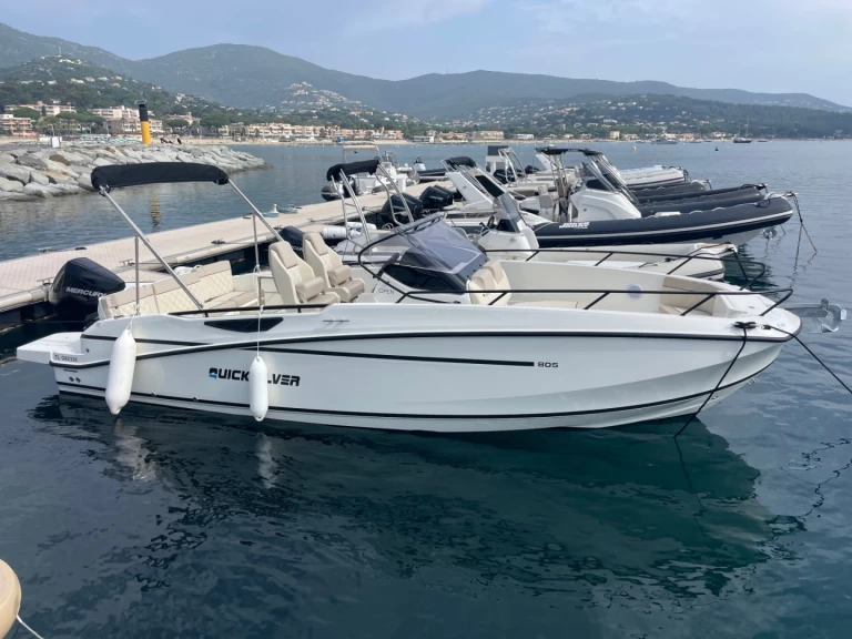 Uthyrning Motorbåt  i Cavalaire-sur-Mer - Quicksilver QUICKSILVER 805
