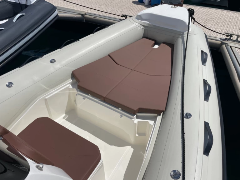 Hyr en Joker Boat Coaster 580 Cavalaire-sur-Mer 