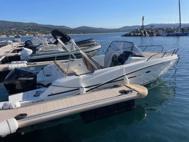 Uthyrning Motorbåt  i Cavalaire-sur-Mer - Quicksilver Activ 675 Sundeck