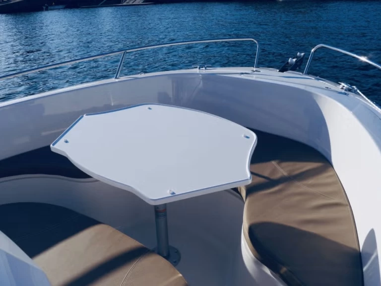 Hyr en Pacific Craft Pacific Craft 670 Open Combrit 