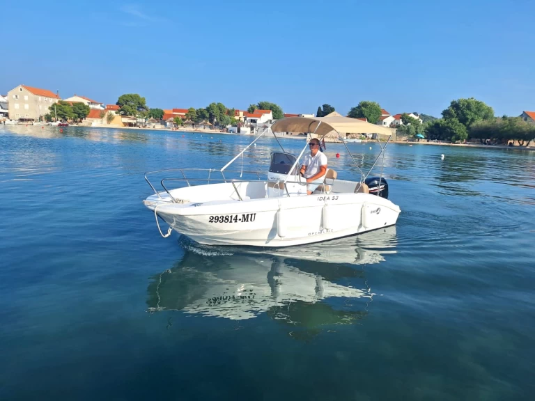 Idea Marine 53 charter bareboat eller skeppad i Betina