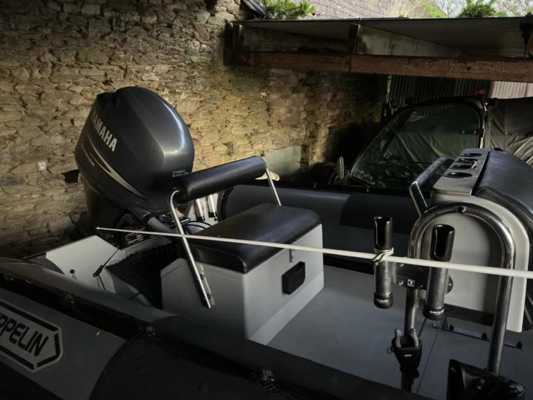 RIB för uthyrning Cherbourg-en-Cotentin till det bästa priset 