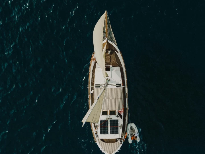 Hyr en Custom trehandiri Vlychada 