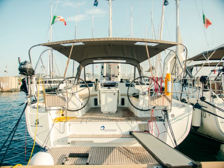 Uthyrning Segelbåt  Bénéteau med en båtlicens 