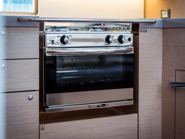 Bénéteau Oceanis 40.1 charter bareboat eller skeppad i Olbia