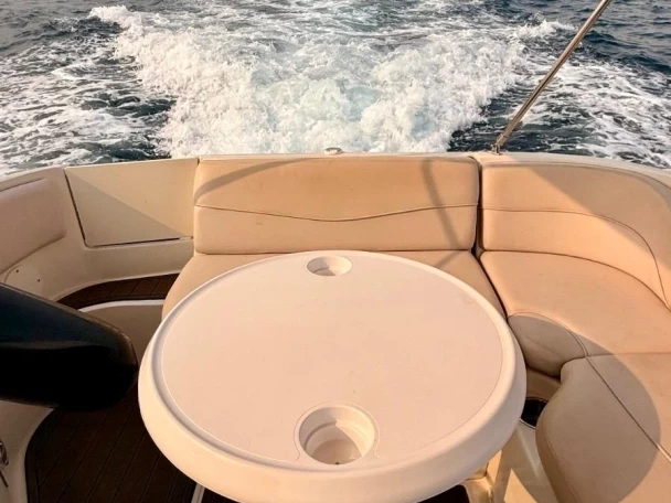 Sea Ray Sea Ray 240 Sundeck charter bareboat eller skeppad i Palma de Mallorca