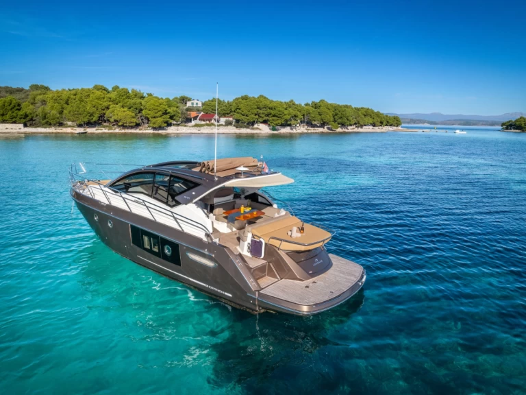 Hyr en Cranchi M 44 Hard Top Split  