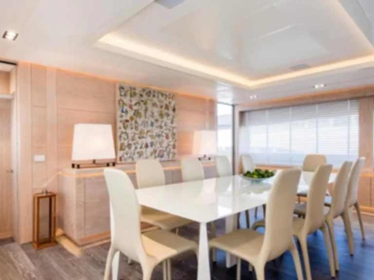 Uthyrning Lyx yacht Ab Yachts med en båtlicens 