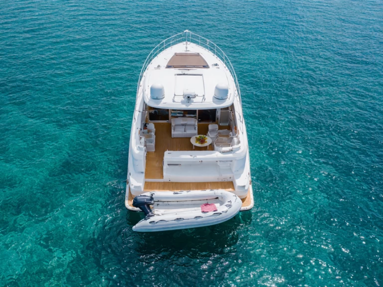 Yacht charter Coco Bay billig 400 Express