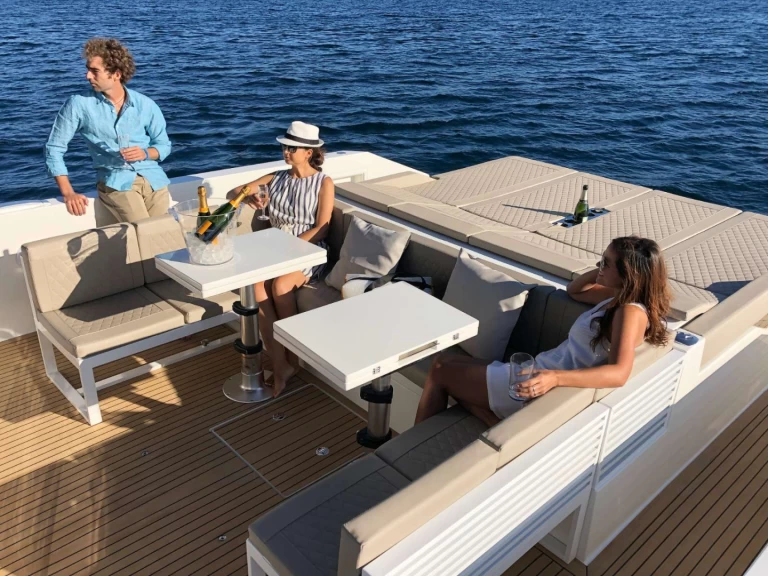 Uthyrning Lyx yacht i Parikia - De Antonio MONTE OLYMPO