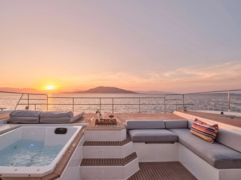 Uthyrning Lyx yacht Fountaine Pajot med en båtlicens 