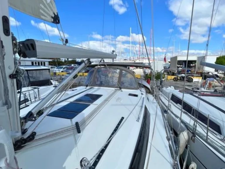 Hyr en Bavaria Cruiser 51 Lefkáda 