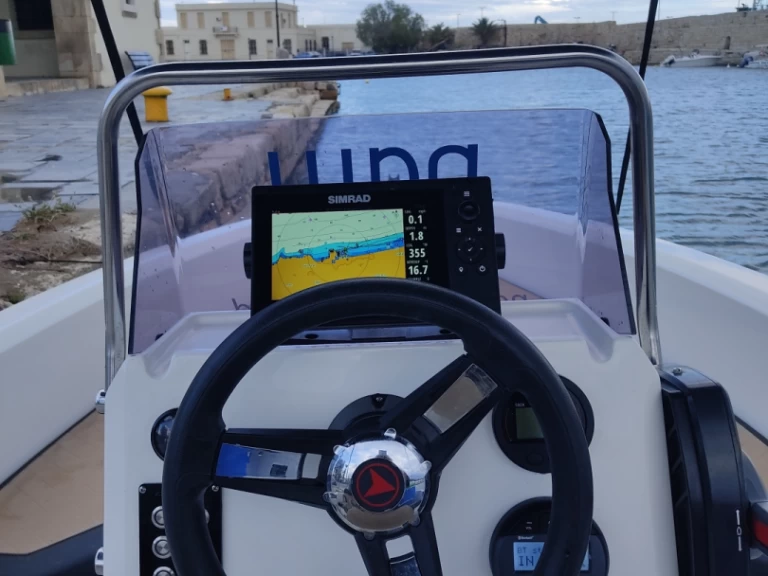 Hyra Motorbåt  med eller utan skeppare Compass Rethymno 