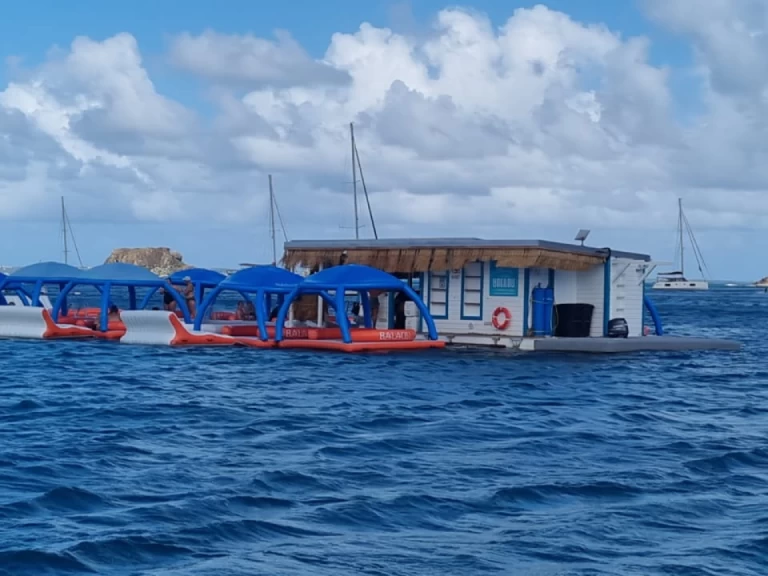 Hyr en Bénéteau Flyer 650 Open Marigot 