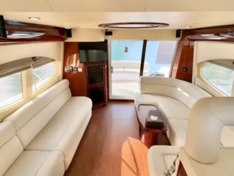 Yacht charter Dubai Marina billig 50
