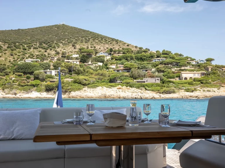 Båtuthyrning Sunseeker Predator 64 i Saint-Tropez på Samboat 