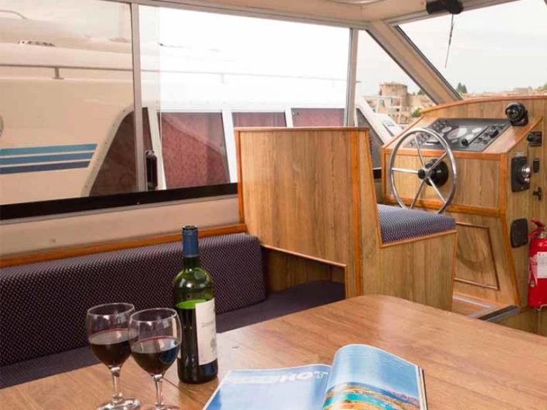 Le Boat Lake Star charter bareboat eller skeppad i Portumna