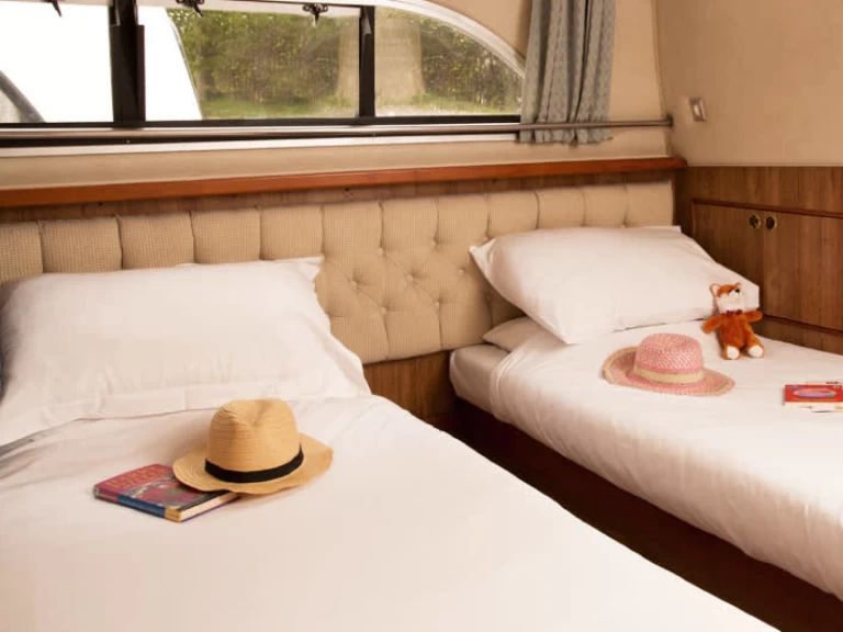 Yacht charter Trèbes billig Clipper