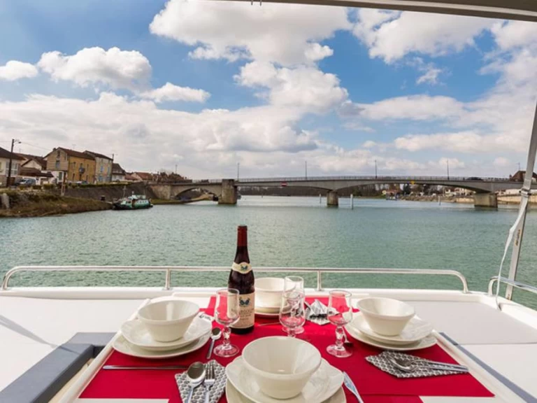 Yacht charter Boofzheim billig Horizon 1