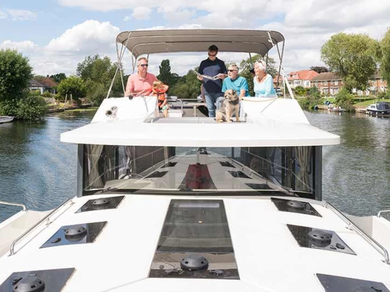 Yacht charter Homps billig Horizon 4