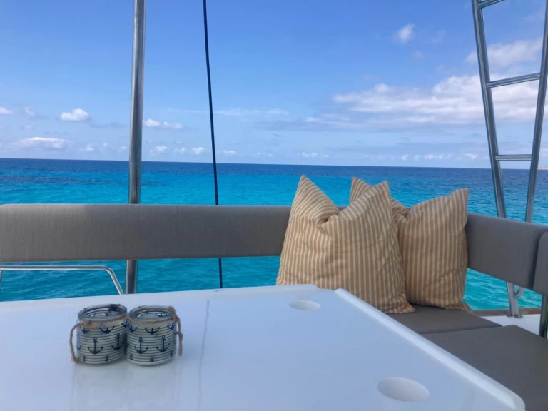 Yacht charter Ibiza Magna billig Bali 4.6