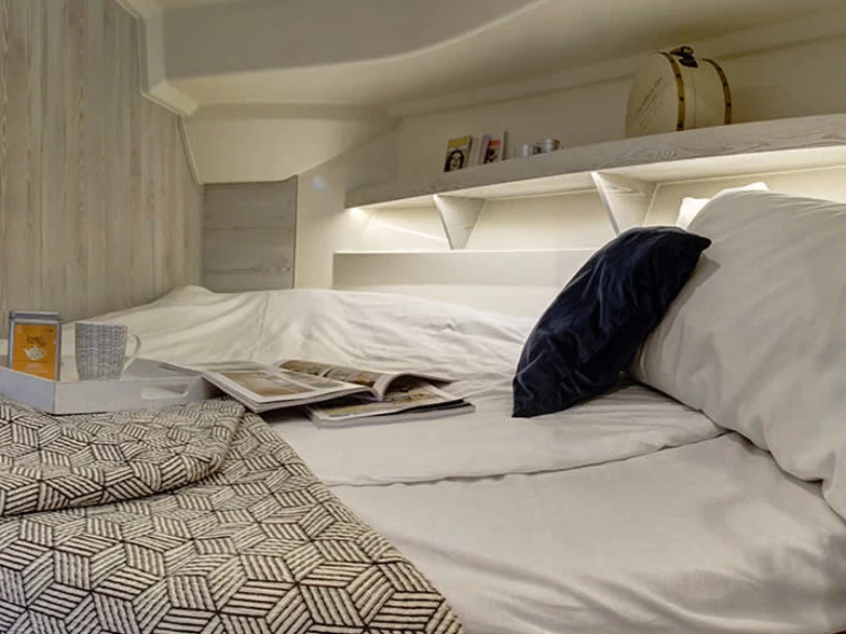 Yacht charter Angoulême billig Horizon 2