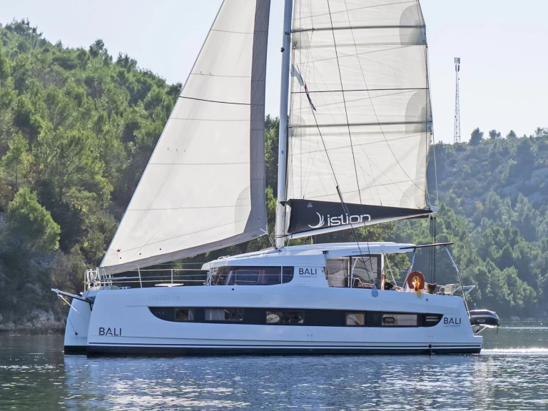 Bali Bali Catsmart charter bareboat eller skeppad i Skradin