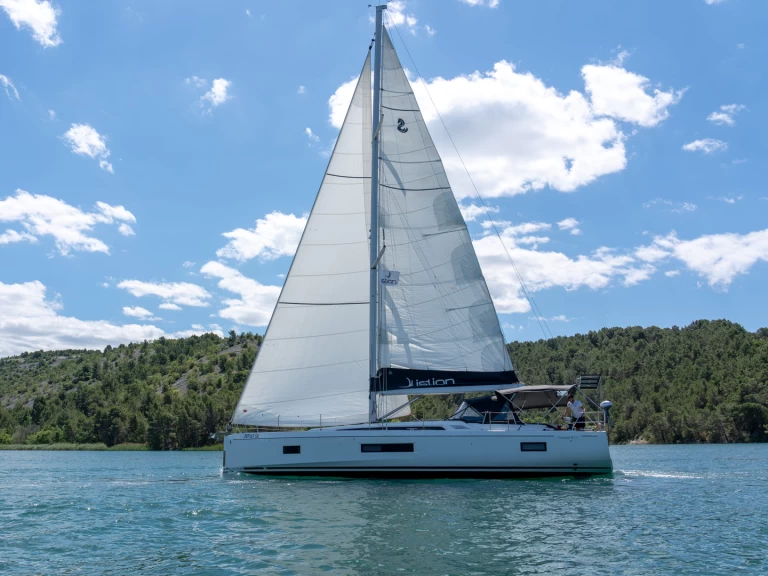 Bénéteau Oceanis 51.1 charter bareboat eller skeppad i Skradin