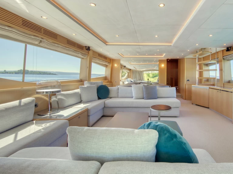 Lyx yacht för uthyrning Trogir  till det bästa priset 