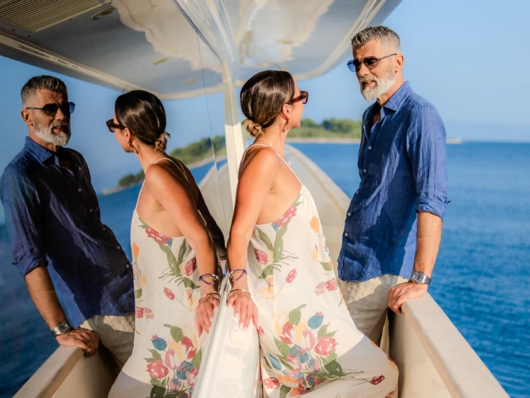  Motoryacht charter bareboat eller skeppad i Kaštel Gomilica