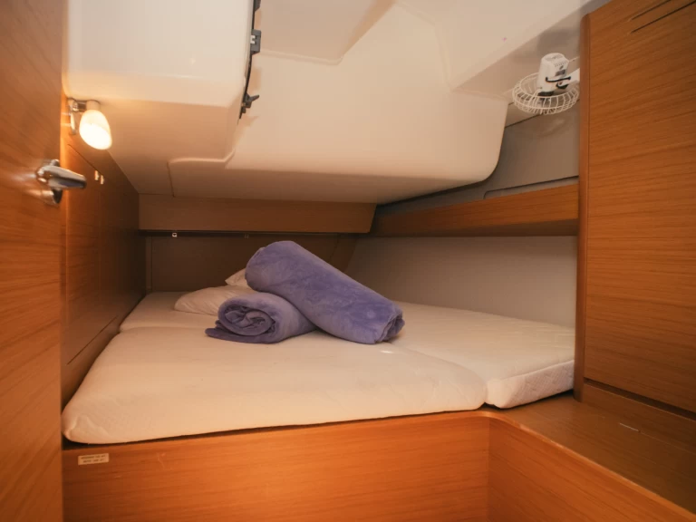 Hyra Segelbåt  med eller utan skeppare Dufour Olbia 