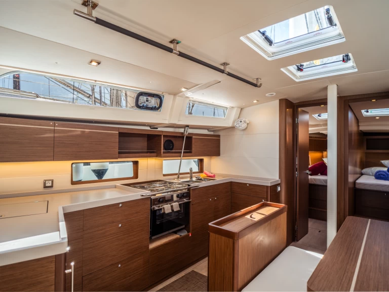 Uthyrning Segelbåt  Bénéteau med en båtlicens 