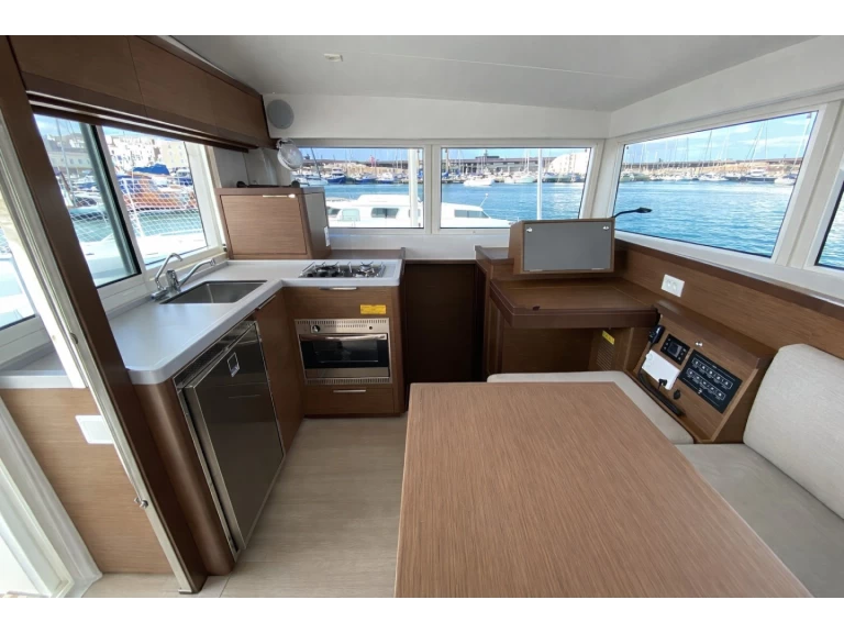 Hyr en Lagoon Lagoon 40 Nettuno 