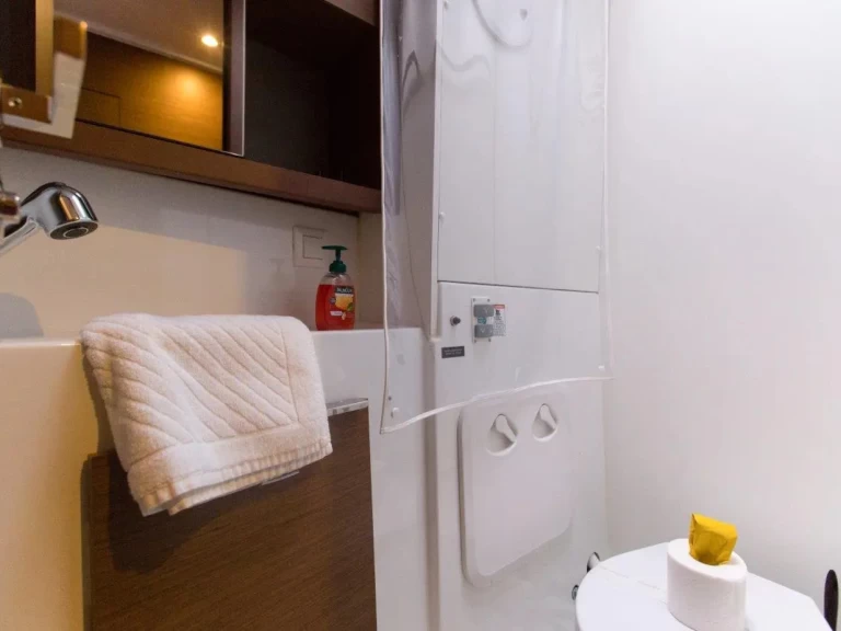 Uthyrning Katamaran  Lagoon med en båtlicens 