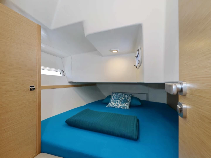 Yacht charter Castiglioncello billig More 40