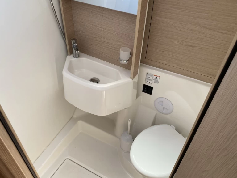 Yacht charter Salerno billig Oceanis 51.1