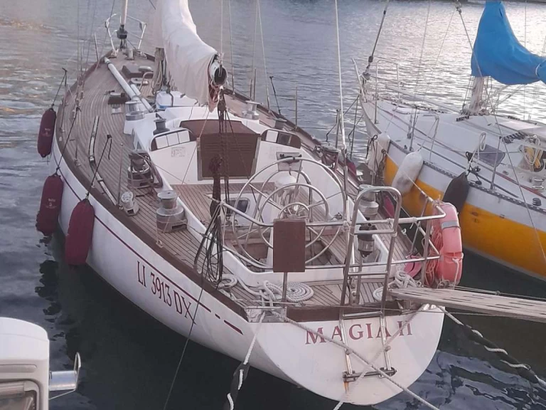 SWAN First 42 charter bareboat eller skeppad i Genova