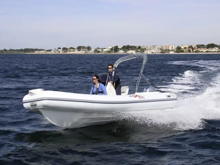 Hyra RIB med eller utan skeppare 4XC Saint-Florent 