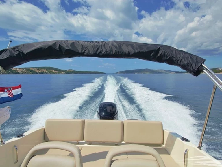 Yacht charter Trogir  billig Quicksilver 675 Activ Open