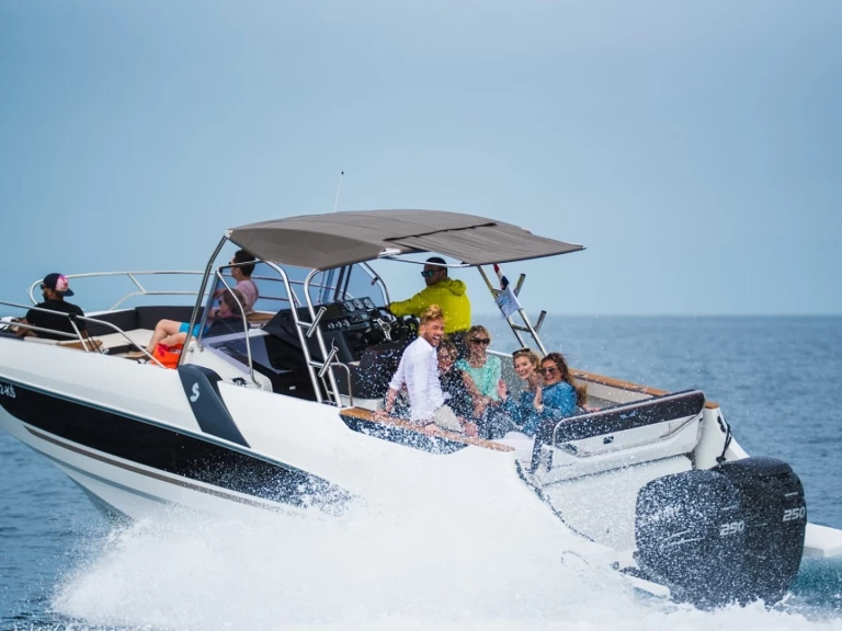 Hyra Motorbåt  med eller utan skeppare Bénéteau Trogir  